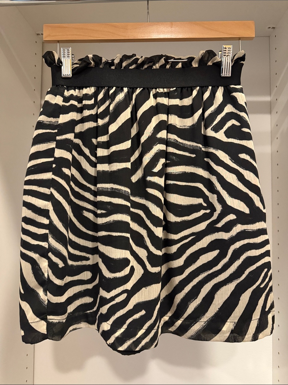 H&M chiffon light weight skirt